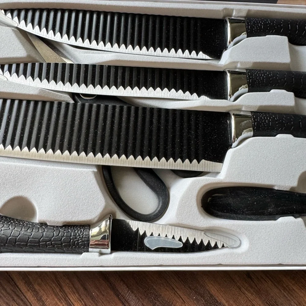 NWT 6 pc Black Knife Set